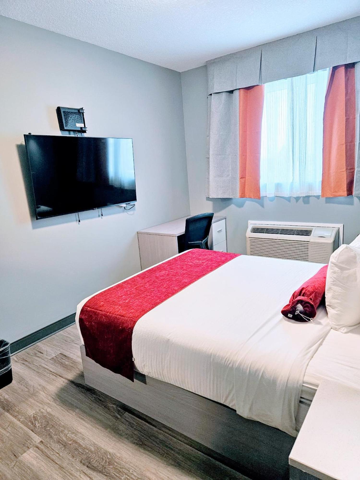 Ramada By Wyndham West Edmonton Hotel & Suites 외부 사진