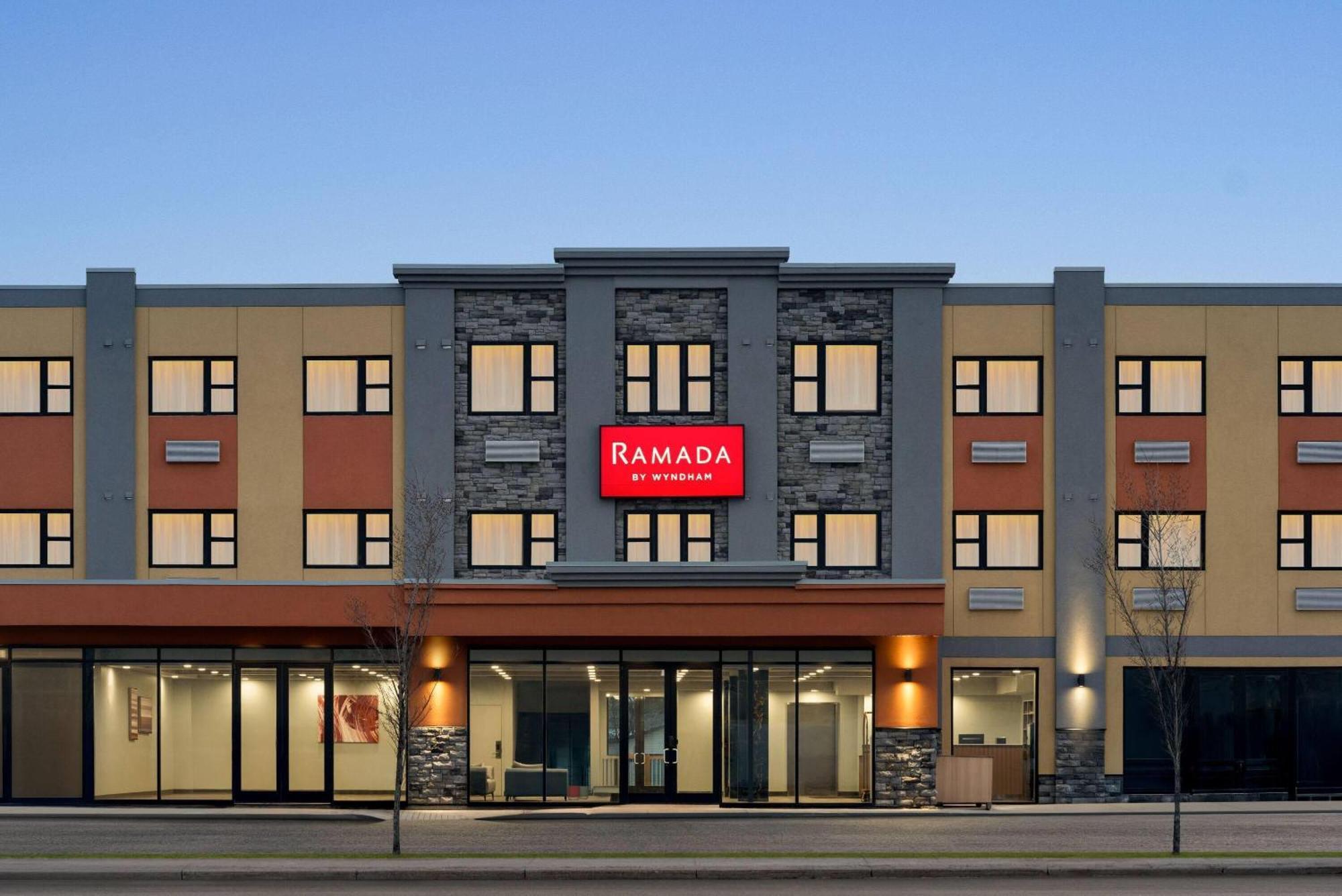 Ramada By Wyndham West Edmonton Hotel & Suites 외부 사진