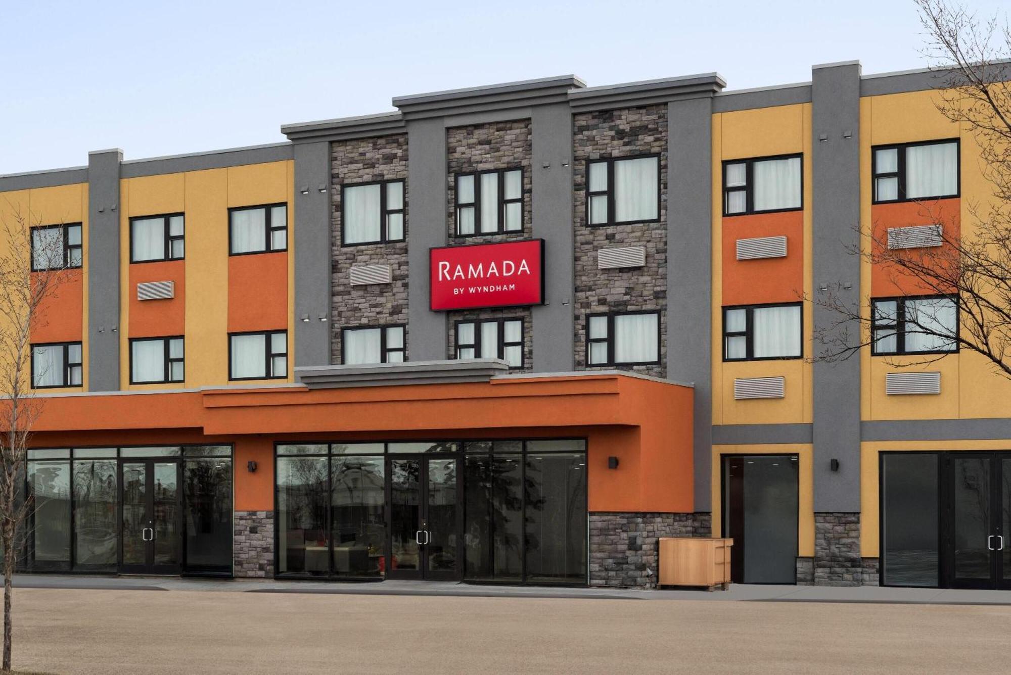 Ramada By Wyndham West Edmonton Hotel & Suites 외부 사진